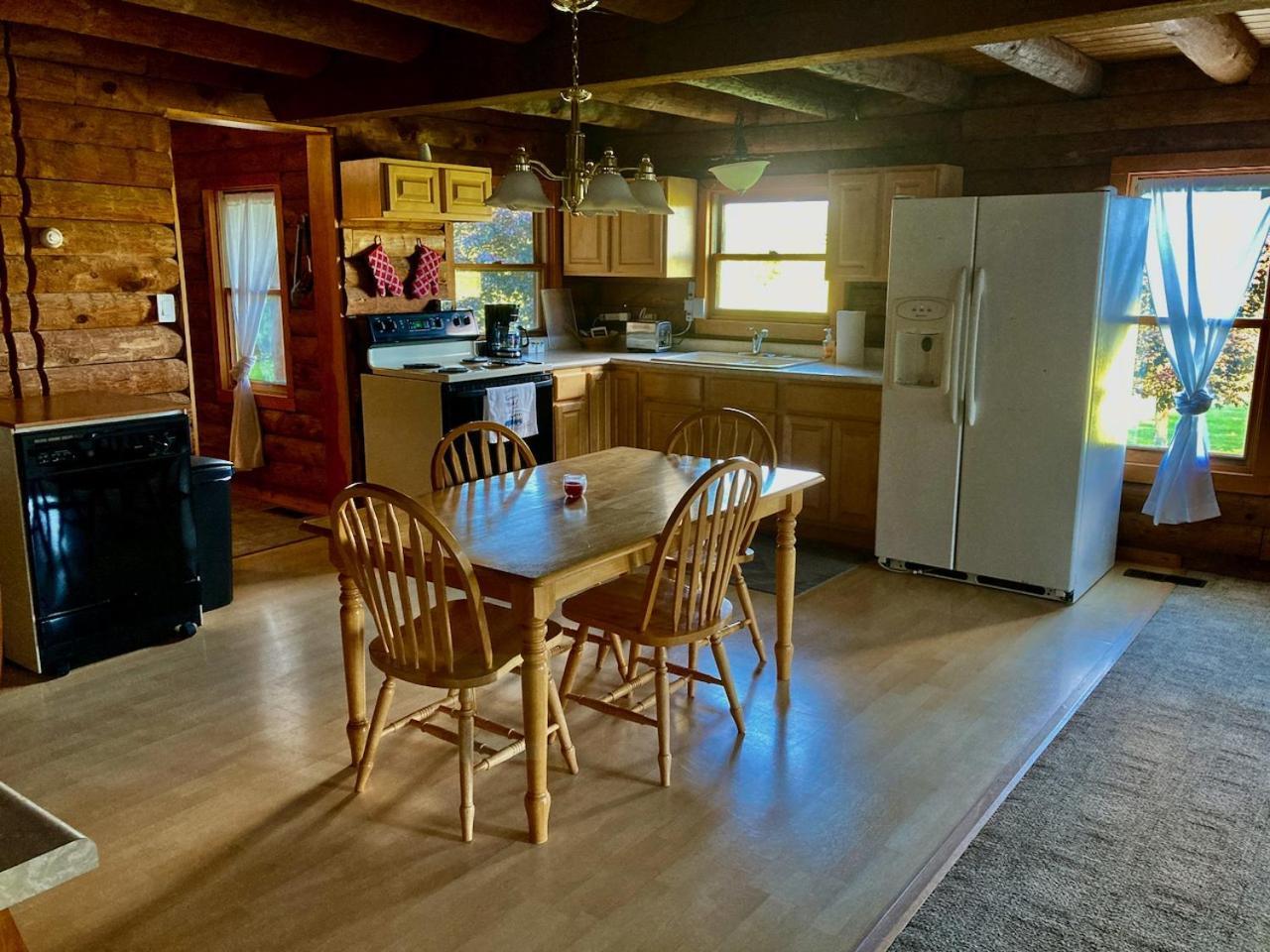 Garden Grove Retreat & Lodging Near Pictured Rocks, Fayette, Trails المظهر الخارجي الصورة